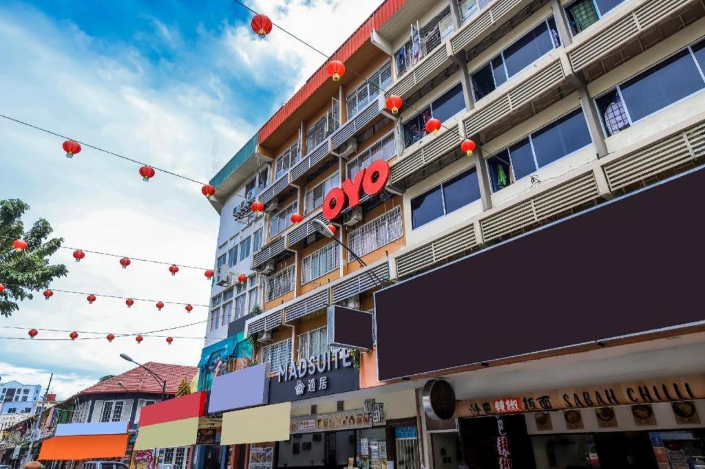 Oyo 43993 Madsuite Kota Kinabalu Luaran gambar