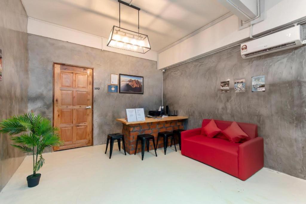 Oyo 43993 Madsuite Kota Kinabalu Luaran gambar
