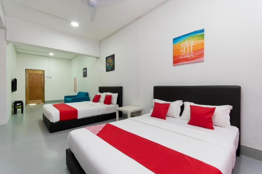 Oyo 43993 Madsuite Kota Kinabalu Luaran gambar