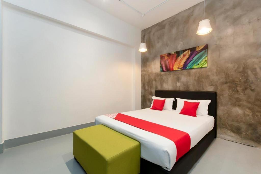 Oyo 43993 Madsuite Kota Kinabalu Luaran gambar
