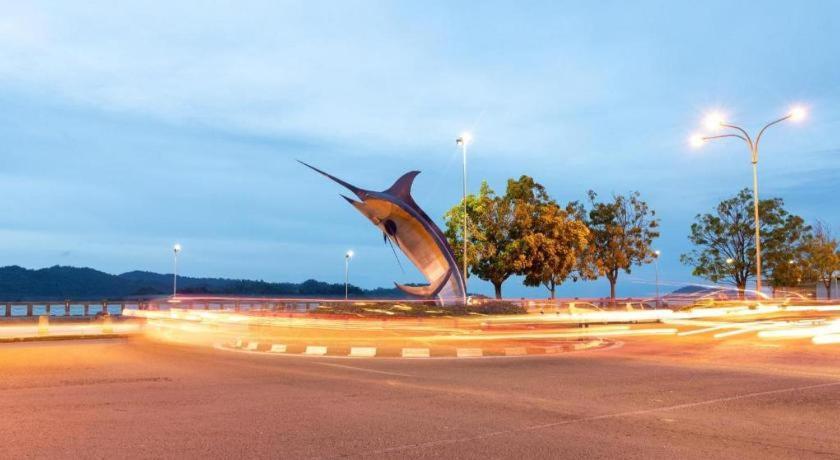 Oyo 43993 Madsuite Kota Kinabalu Luaran gambar