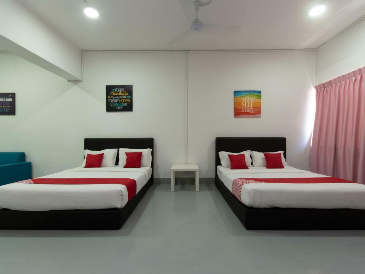 Oyo 43993 Madsuite Kota Kinabalu Luaran gambar